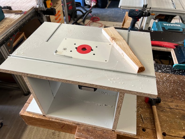 Midi-Fräslift für Makita Einhandfräsen RT0700 und DRT50 - Holz & Leim